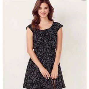 Lauren Conrad Dress M Black Fit & Flare Cap Sleeve Floral Tie Waist Pleated Neck